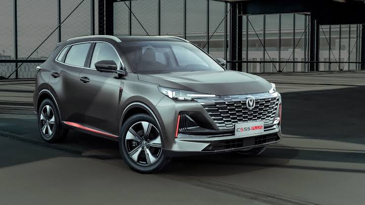 Changan CS55 Plus 2026, вид спереди-сбоку